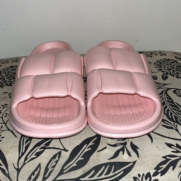 EVA Foam lite Slide New Pink Brick Pattern Comfortable Shower Slide - Picture 3 of 15